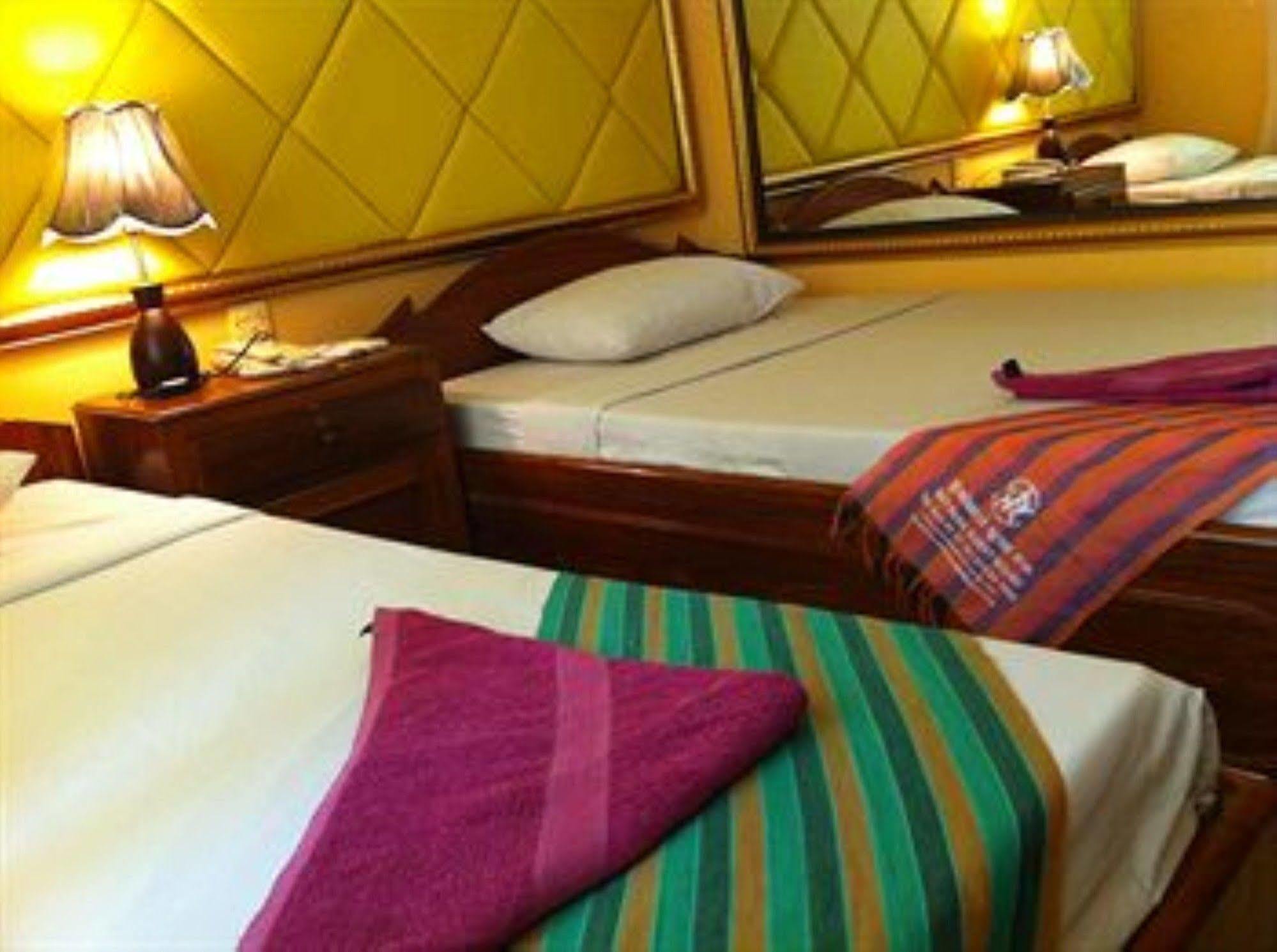 Sky Park Guesthouse Phnom-Penh Buitenkant foto
