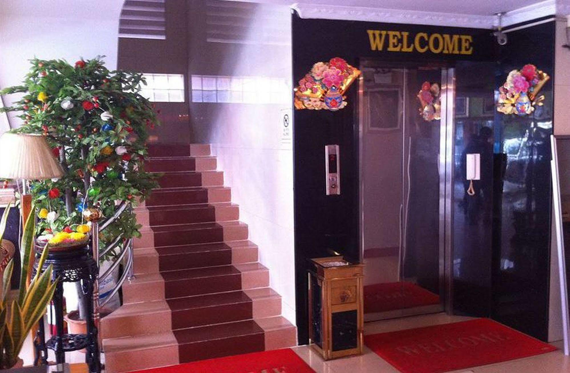 Sky Park Guesthouse Phnom-Penh Buitenkant foto